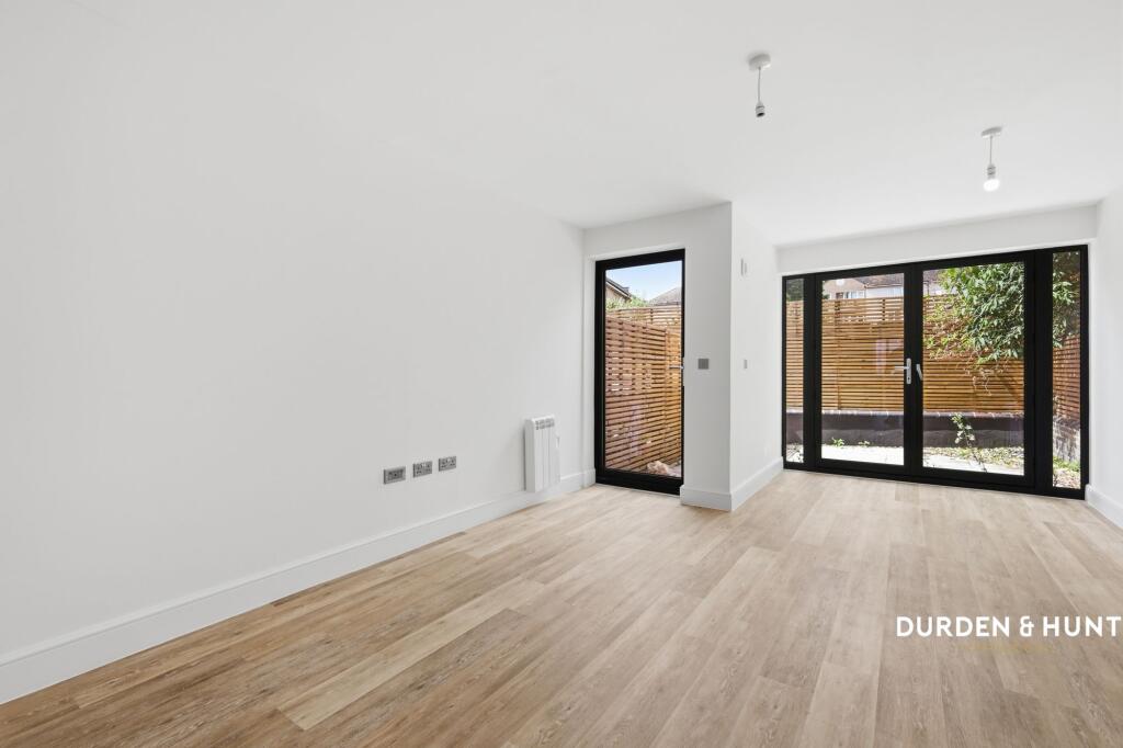 4 bedroom end of terrace house for rent