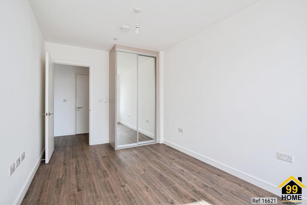 Apartment in London - More