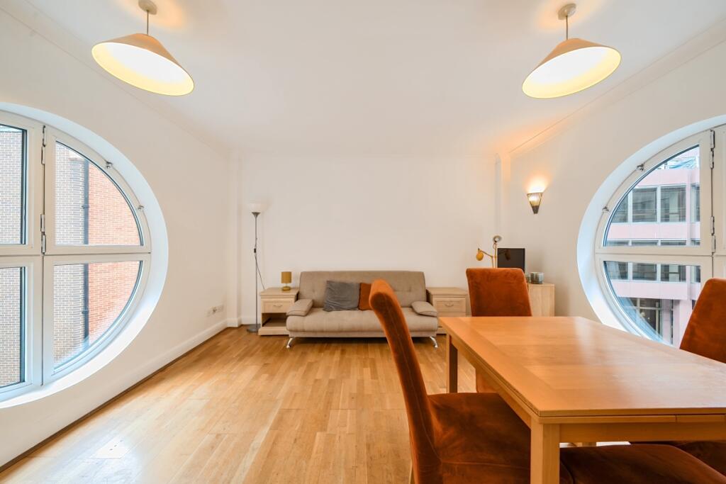 Apartment in London, City of London - More