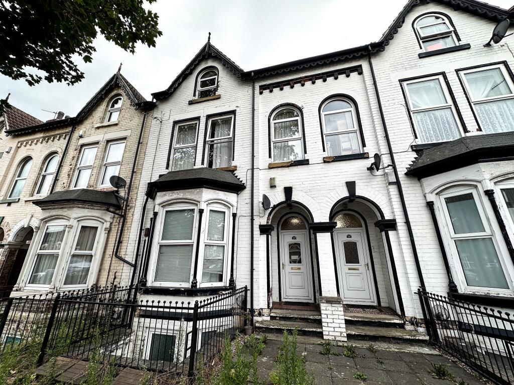 Main image of property: 22 Kings Road, Doncaster, 