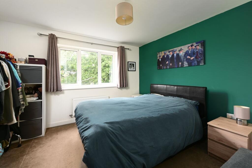 Apartment in Guildford - More