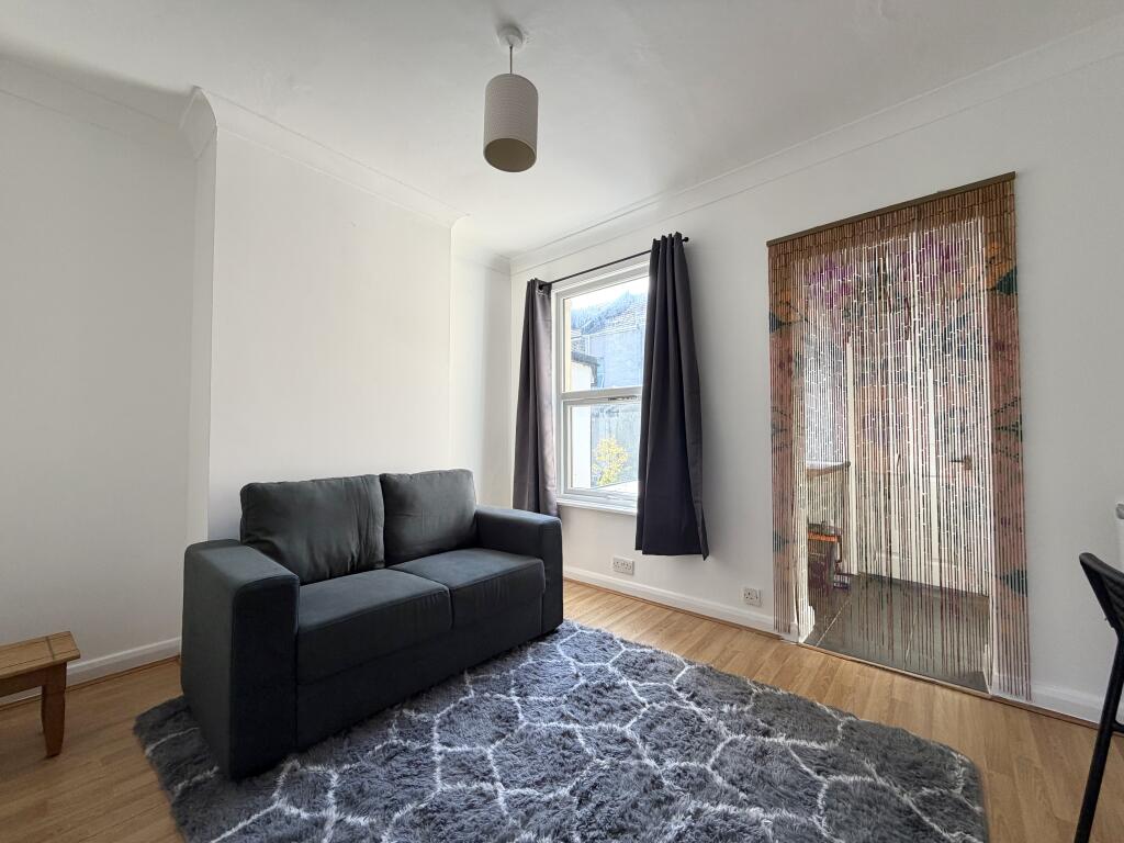 Whitehawk Road, Brighton BN2 5FB photo 5
