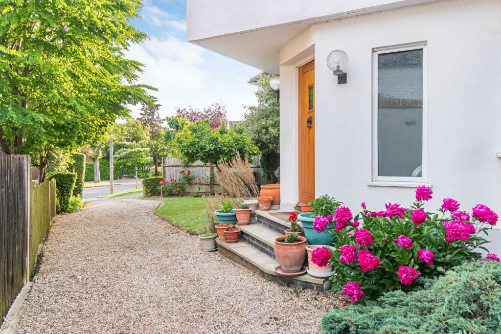 5-bed detached on Holland Close, Stanmore, HA7, £1,500,000