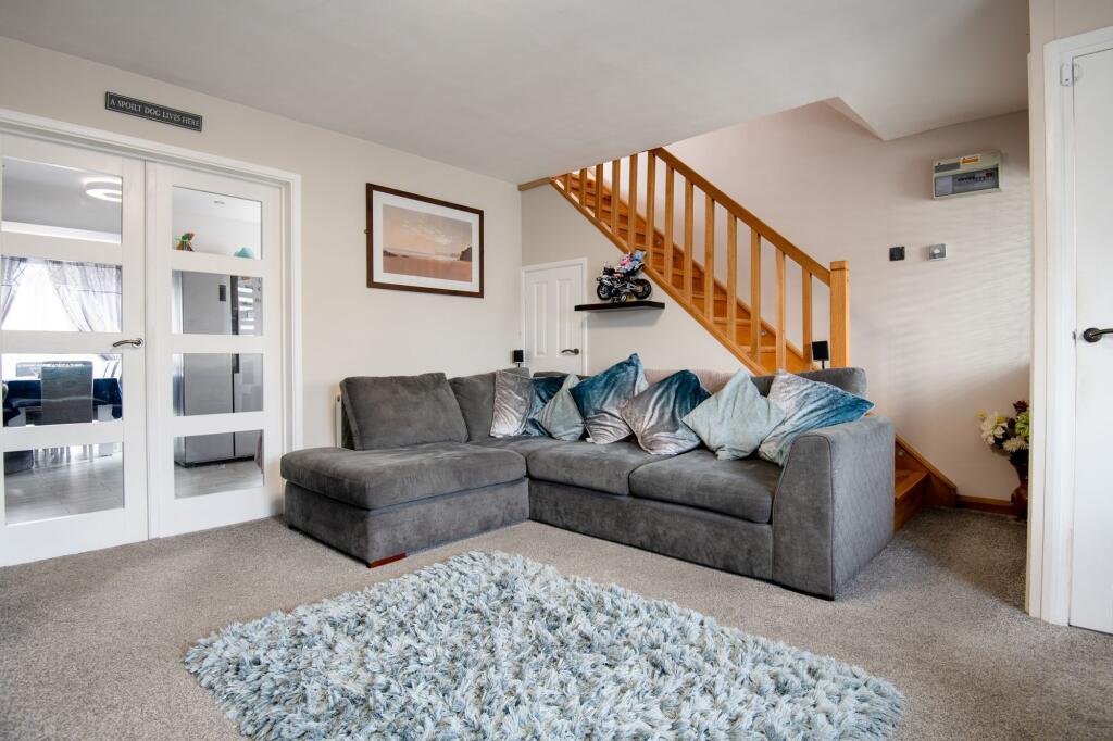 Torrington Crescent, Wellingborough, NN8 photo 3