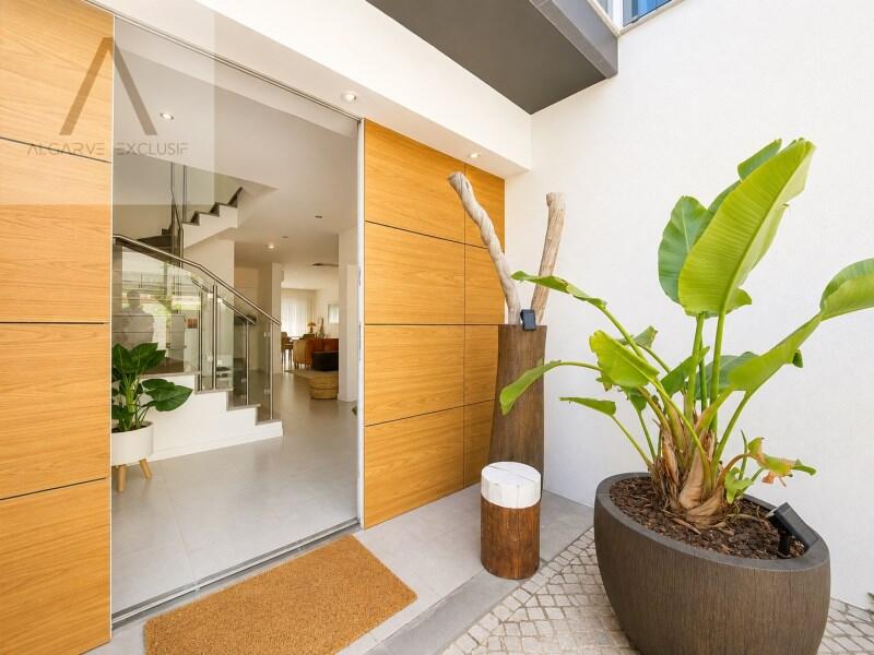 Main image of property: Algarve, Quelfes
