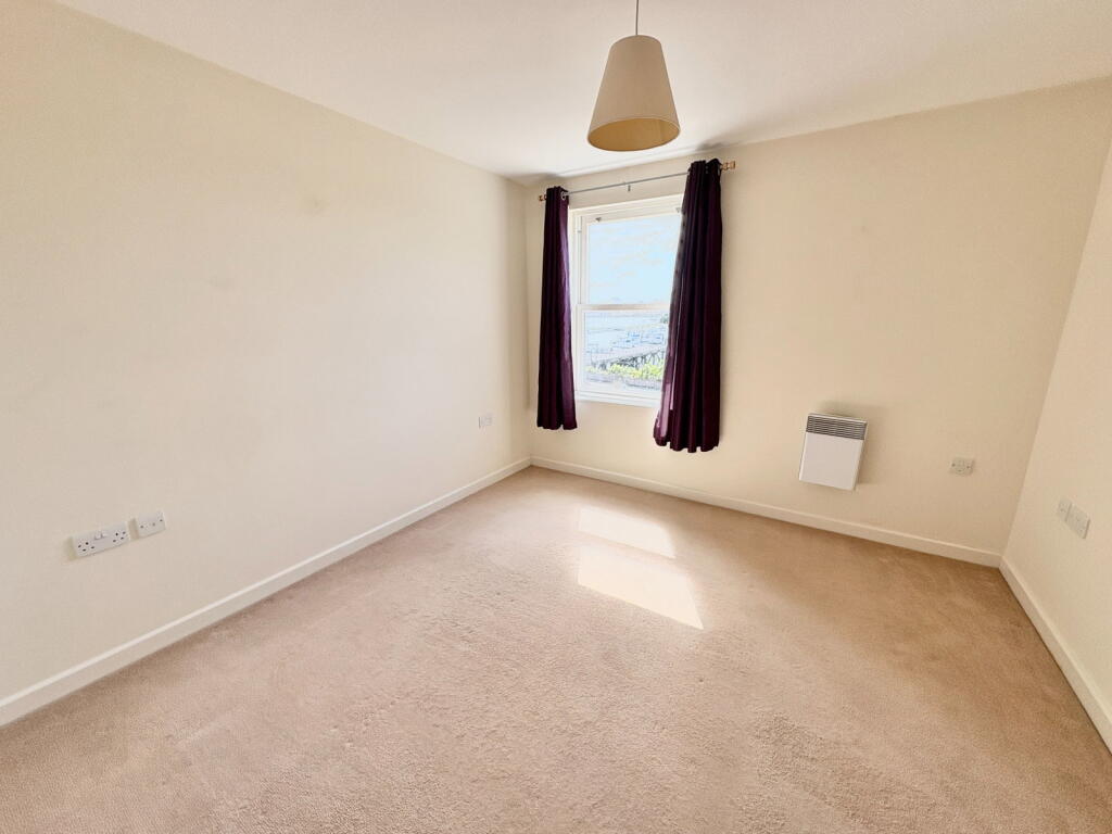 Apartment in Gosport, Hampshire - More