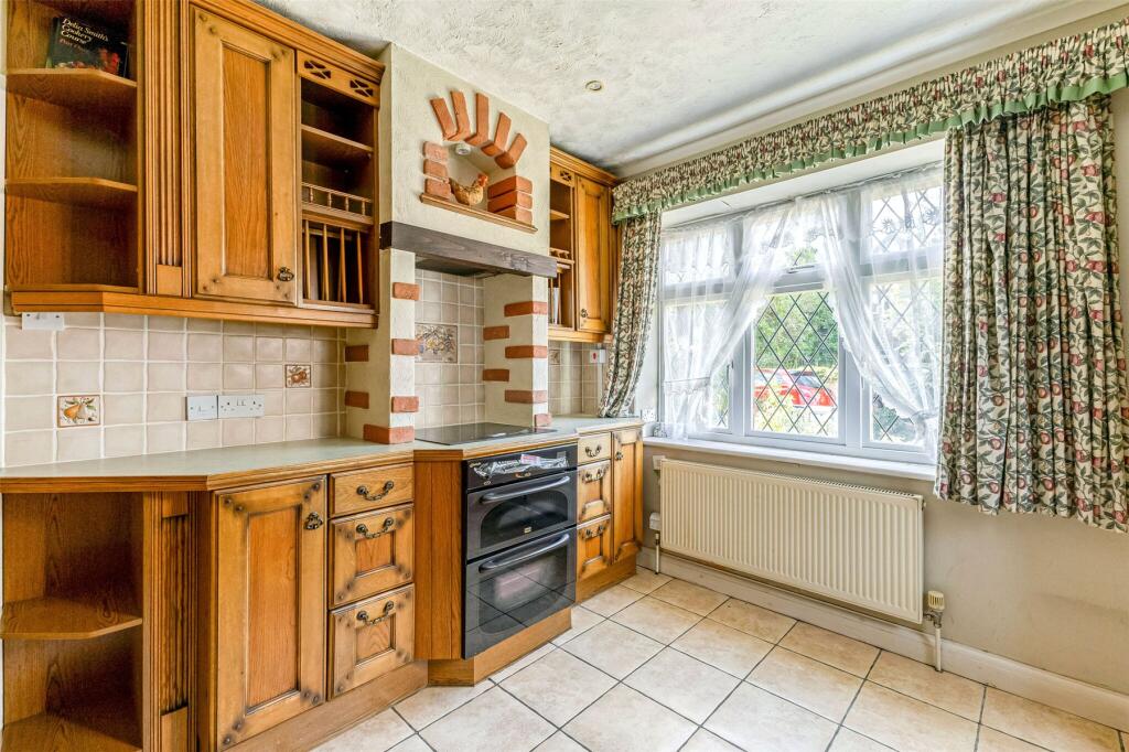 House in London, Whitton - View 2