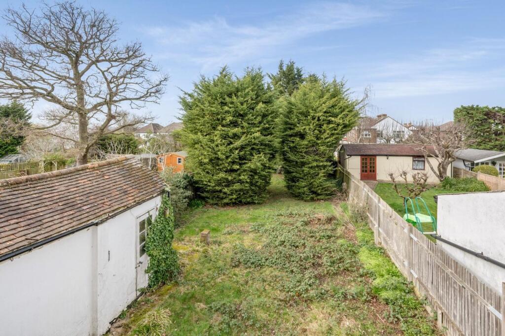 Waverley Road, Epsom, KT17 photo 2