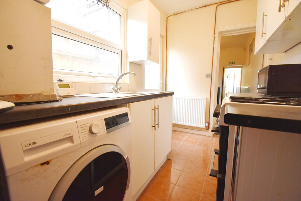 House in Coventry, Bishopsgate Green, Hillfields - View 3