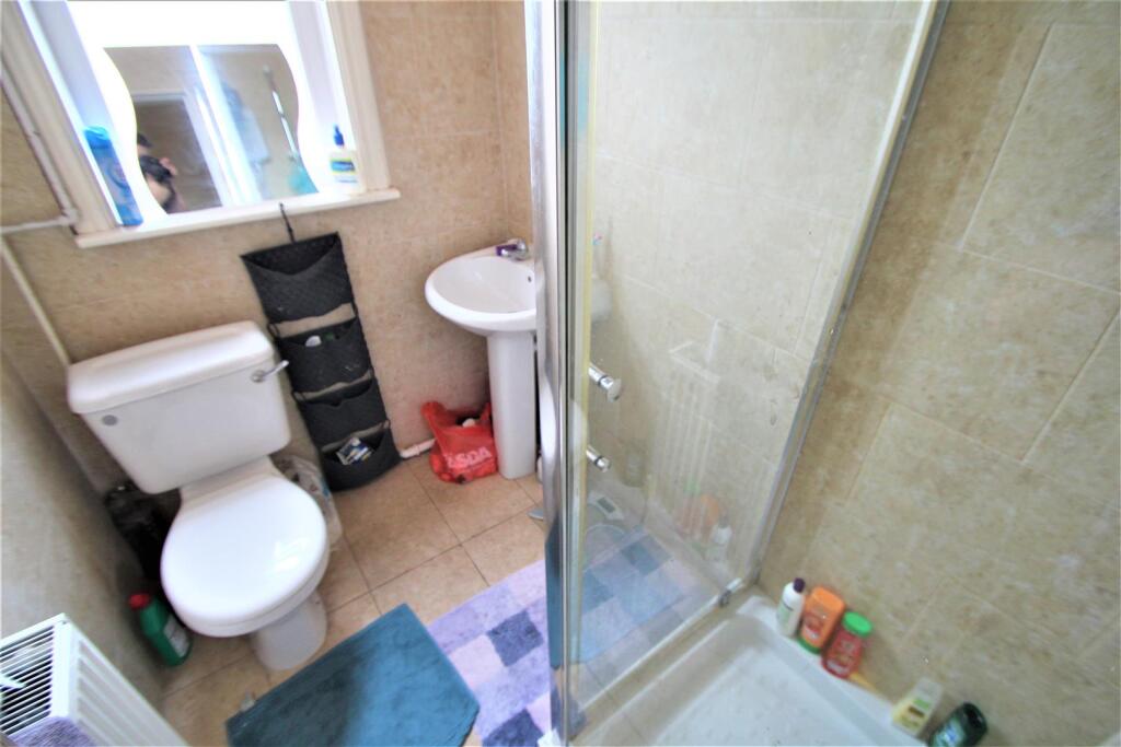 6 bedroom terraced house for rent