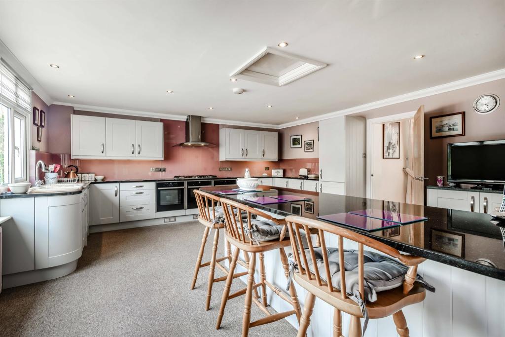 55 LOWER OLLAND STREET photo 2