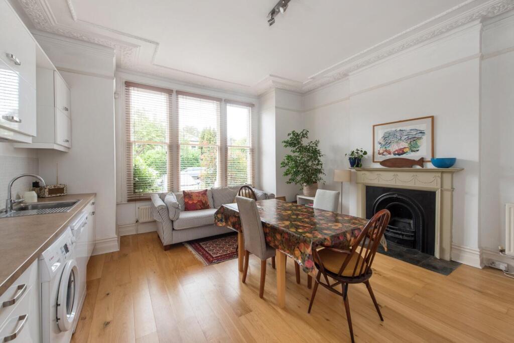 House in London - View 3