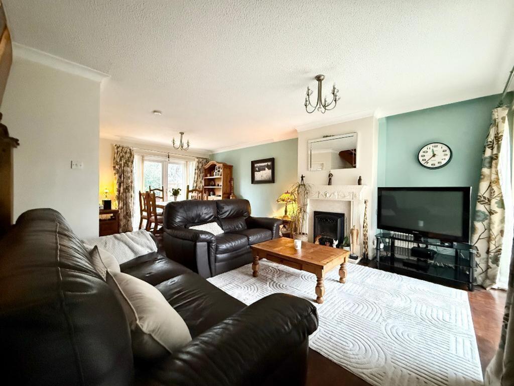 Foxbury Close, Luton, LU2 - View 3