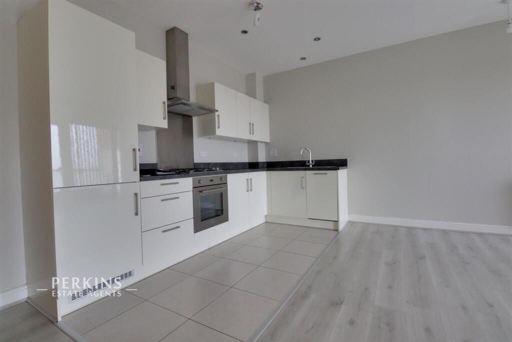 Greenford, UB6 photo 2