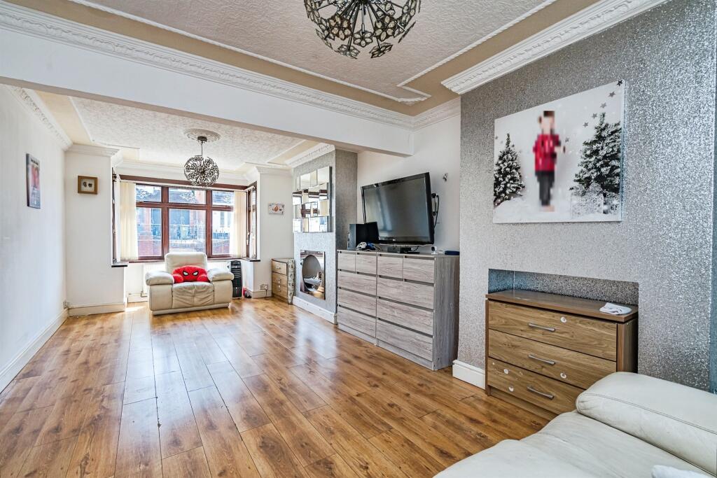 House in Dudley, Wrens Nest, Woodsetton - View 2