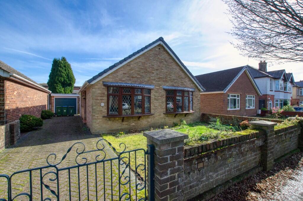 Main image of property: Thornhill Avenue, Southampton, Hampshire, SO19