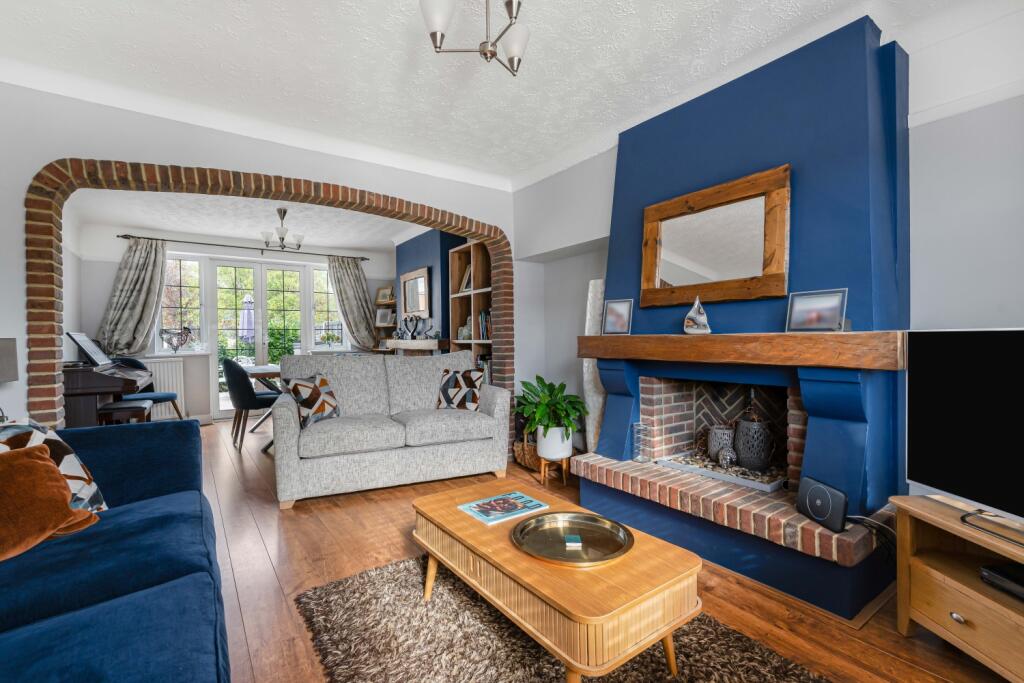 House in Twickenham - More
