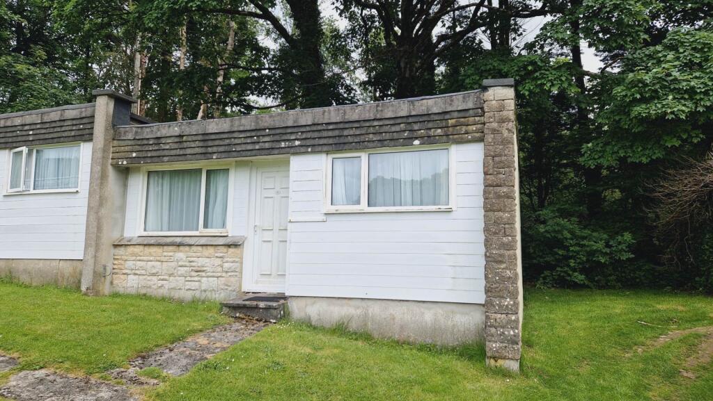 2-bed terraced on Lanteglos Country House Hotel, Camelford, £25,000