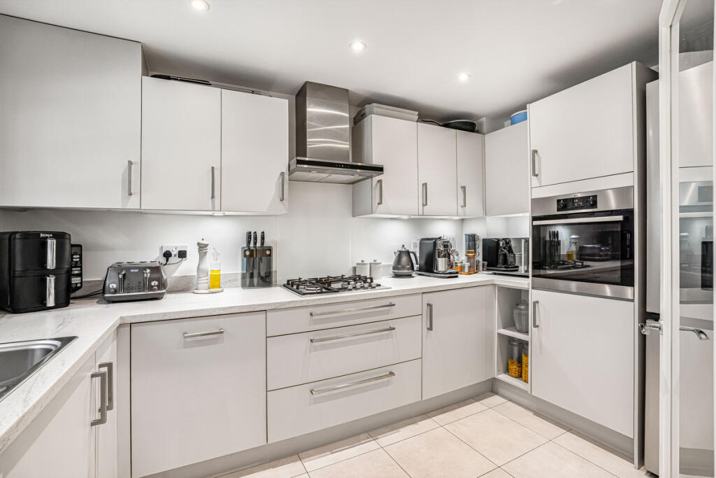 House in South Oxfordshire, Willowbrook Park, Didcot - View 4