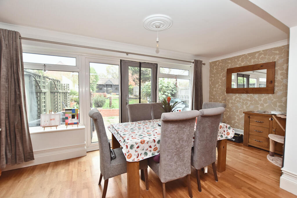 Elm Road, South Woodham Ferrers, Chelmsford photo 4