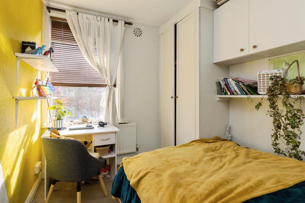 House in Leeds, Kirkstall - More