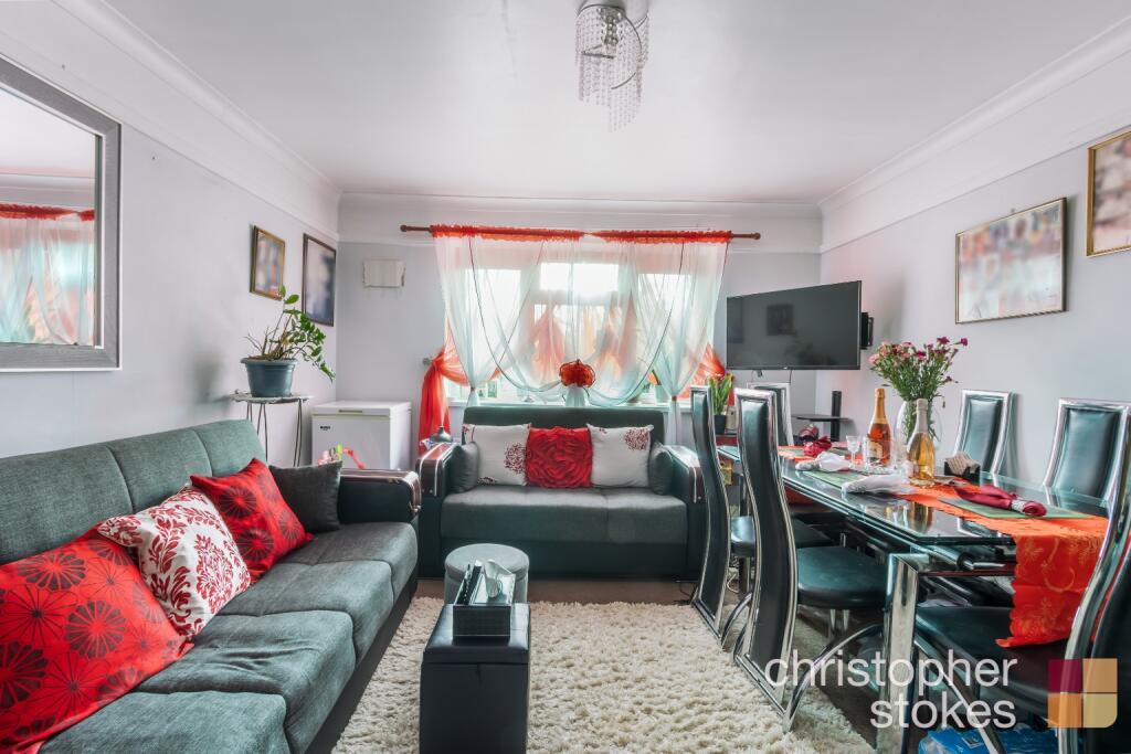 Apartment in Broxbourne, Waltham Cross - View 3