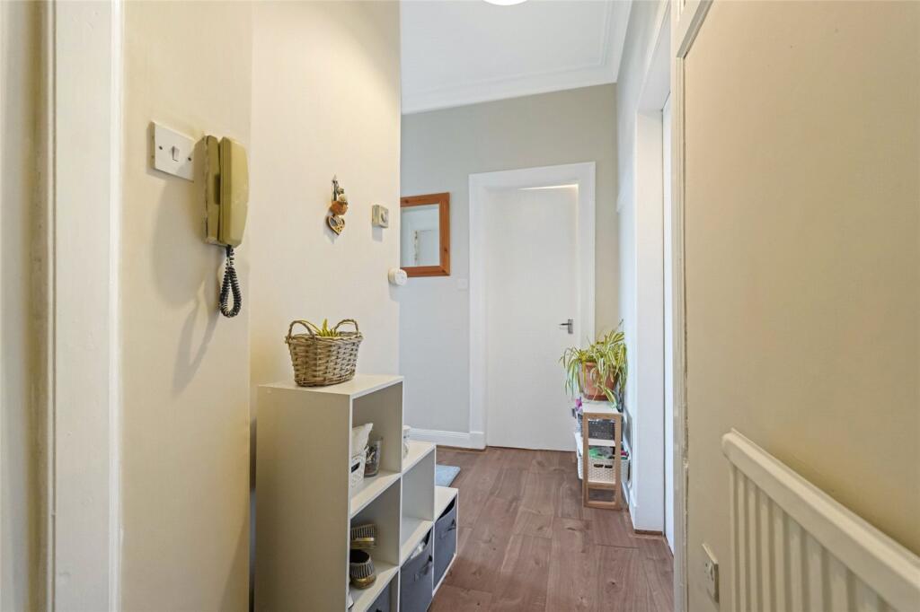 Apartment in Johnstone, Johnstone Castle, Renfrewshire - View 2