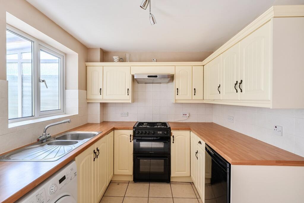 Finch Close, Shepton Mallet, BA4 photo 4