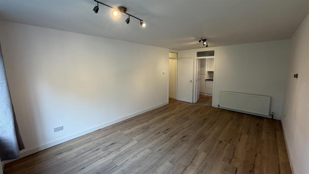 Apartment in Manchester - View 4