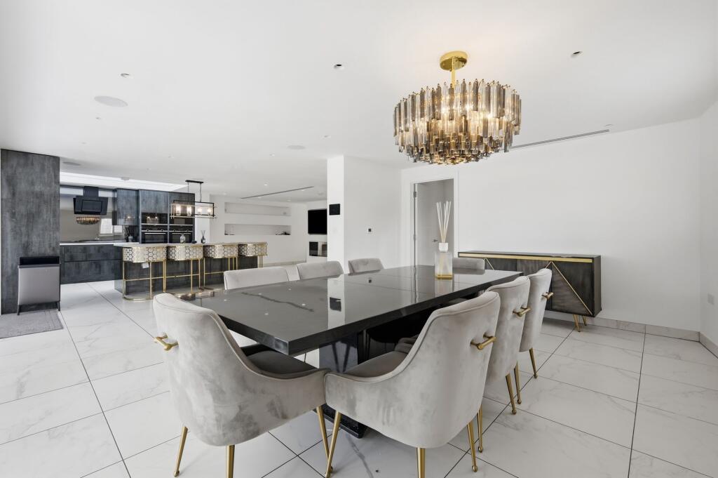 House in Romford - View 5