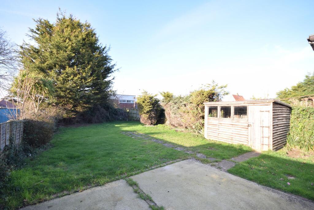 Bedford Road, Holland on Sea, Essex, CO15 5LH photo 4
