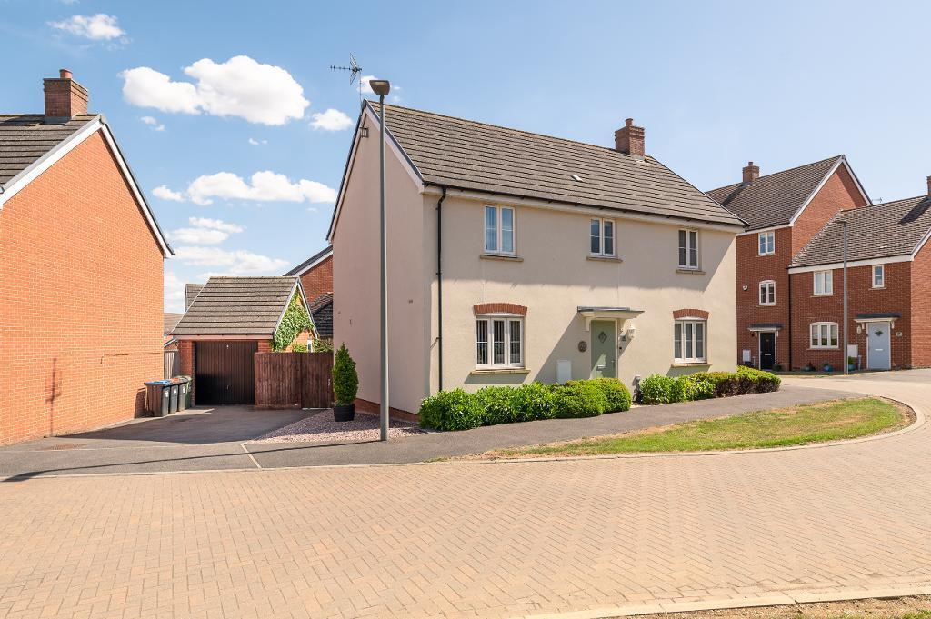 4-bed detached on Curacao Crescent, Newton Leys, Milton Keynes, Buckinghamshire, MK3 5PT, £450,000