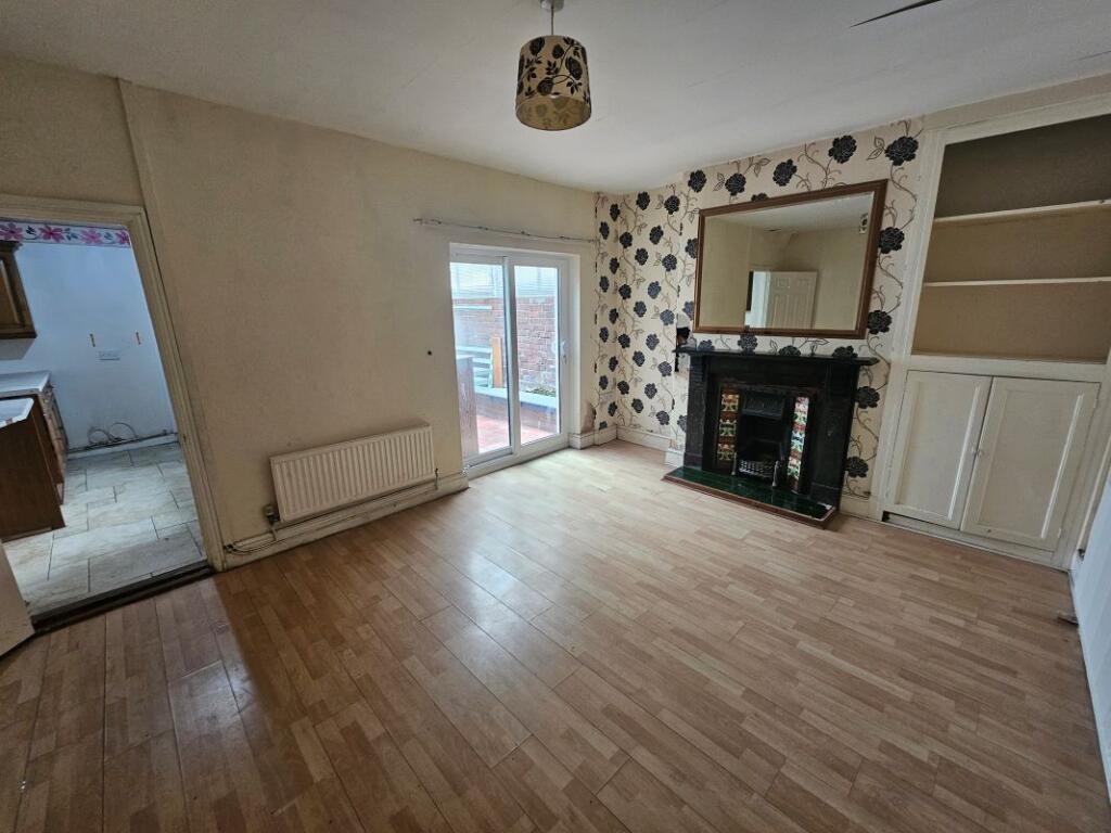 House in Newport - View 5