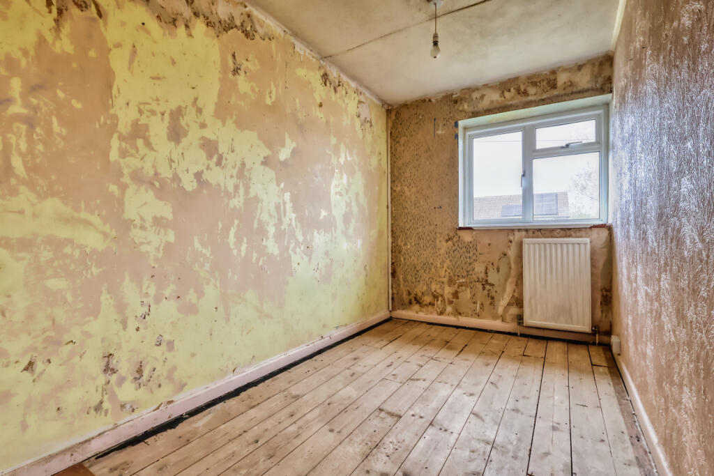 Coronation Crescent, Lane End, High Wycombe, Buckinghamshire, HP14 - View 5