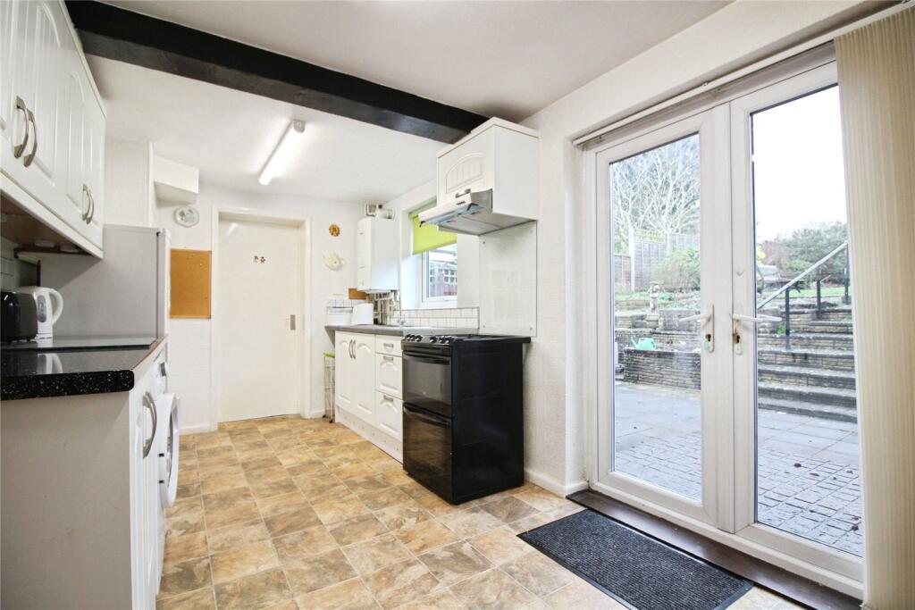 Fairford Road, Tilehurst, Reading, RG31 – pohled 4
