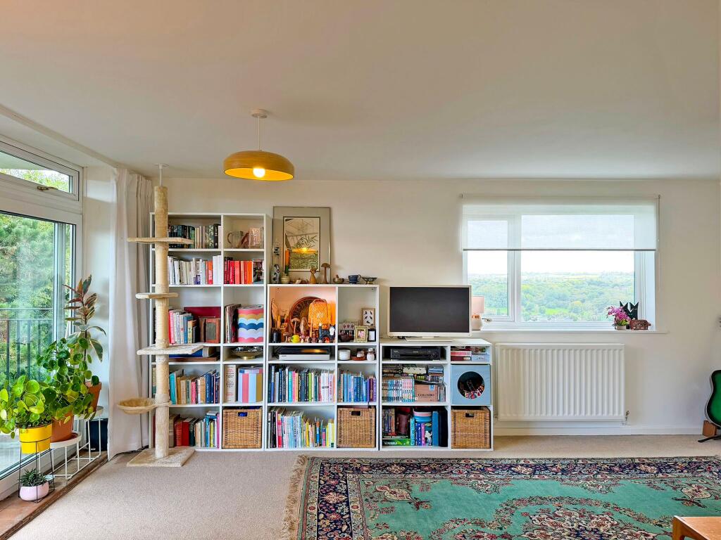 Apartment in Wolverhampton, Compton - View 5