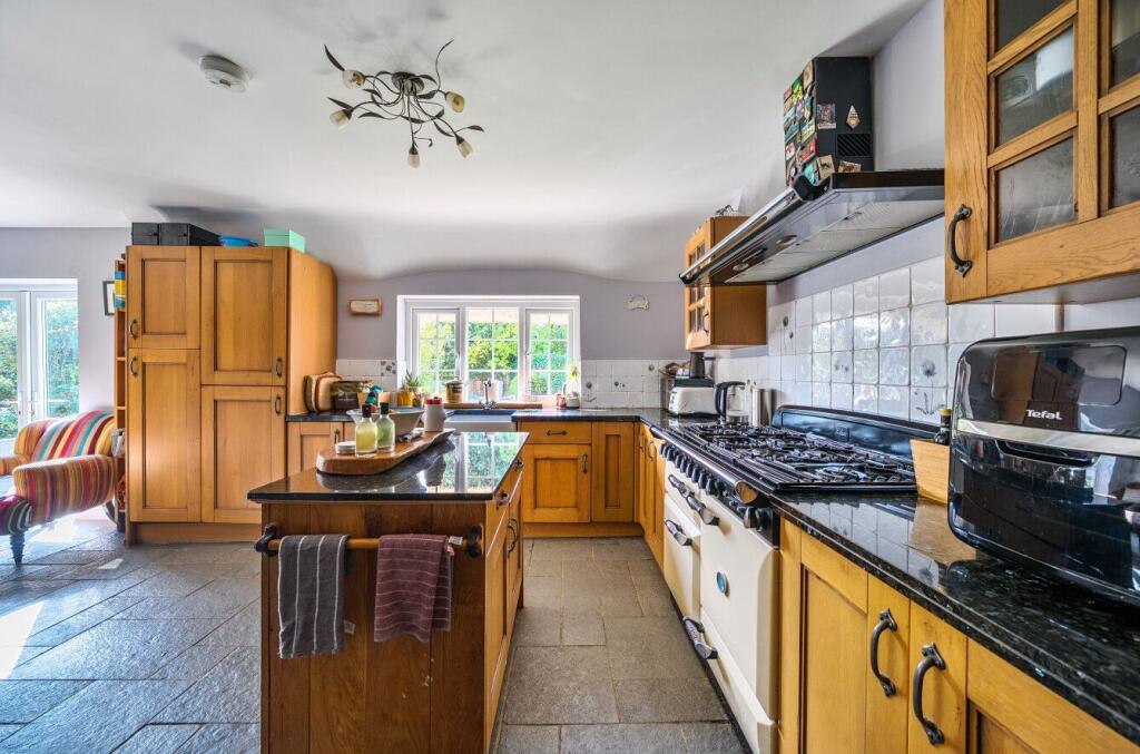 House in Hampreston, Canford Bottom, Colehill - View 4
