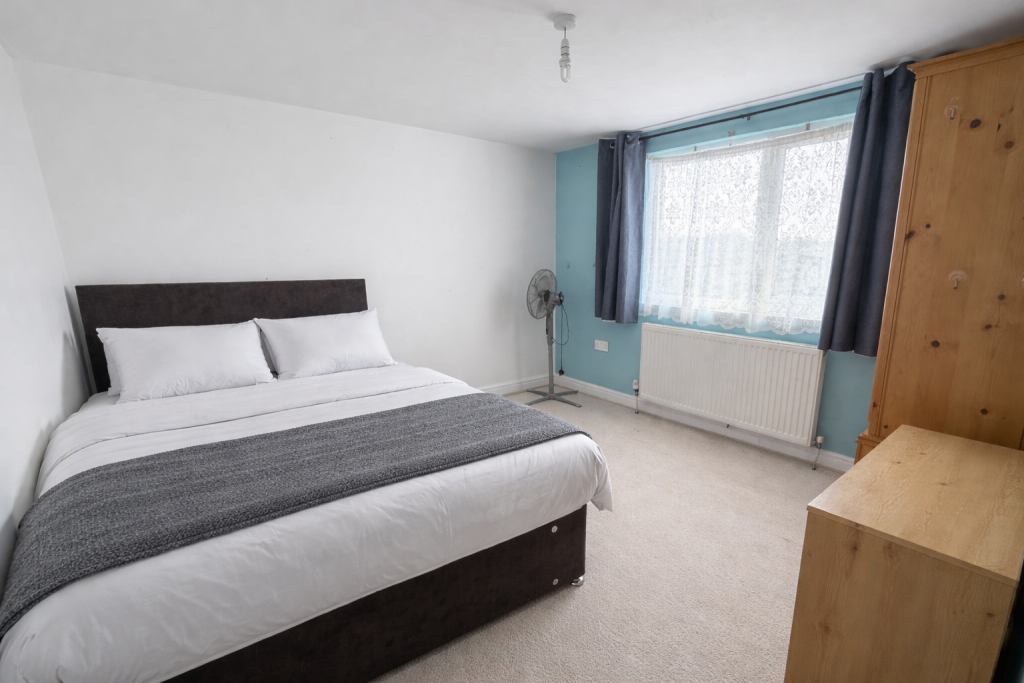 Main image of property: Craven Avenue, SS8 0DJ
