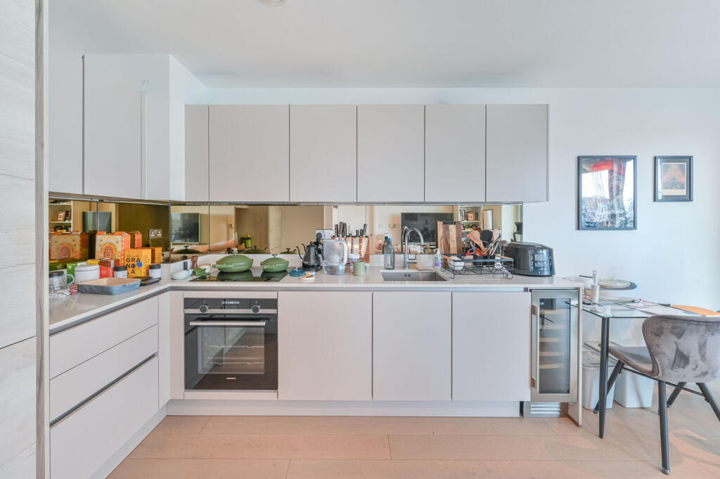Apartment in London - View 5