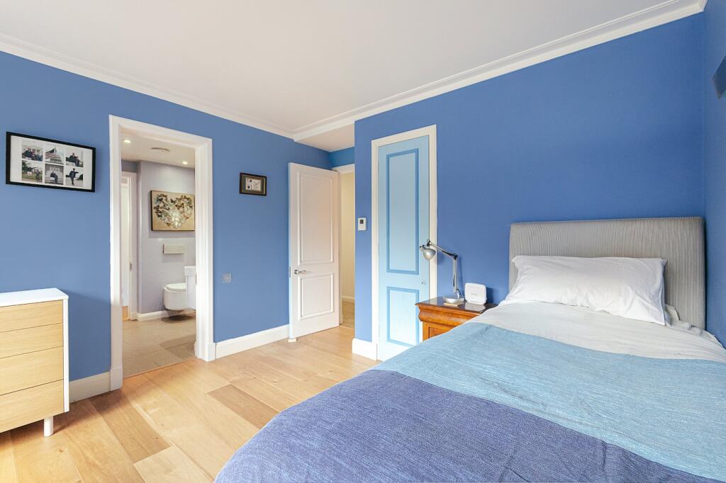 Apartment in London - More