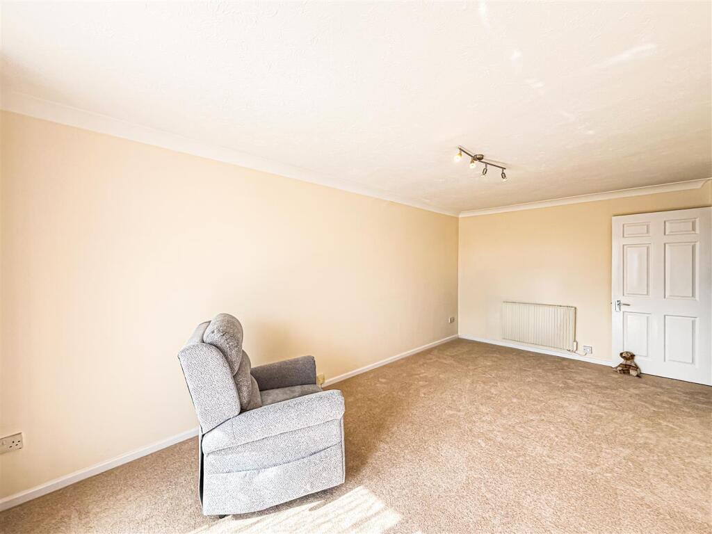 Apartment in Chelmsford - View 4