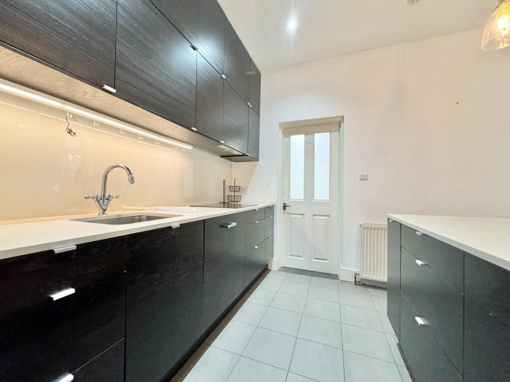 House in London - View 5