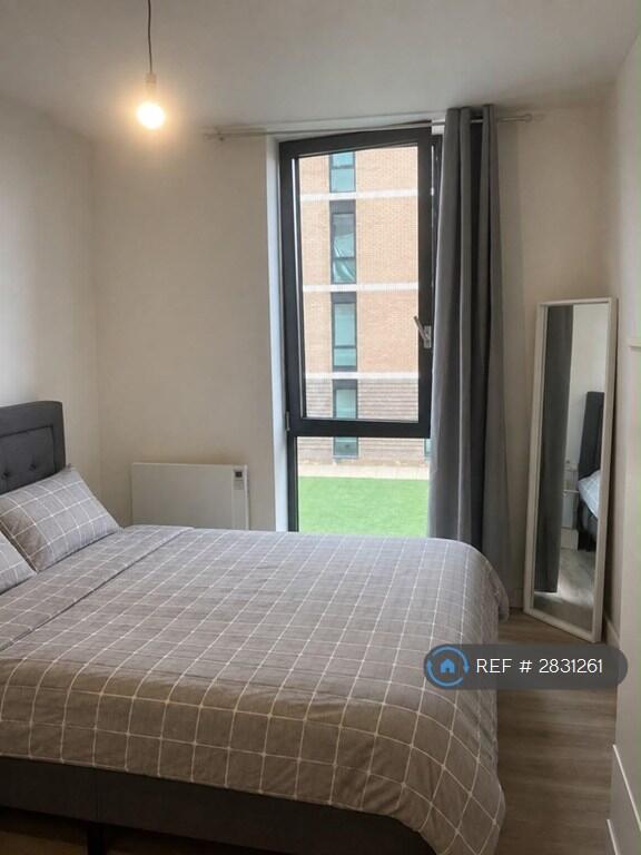 Apartment in Luton - View 5