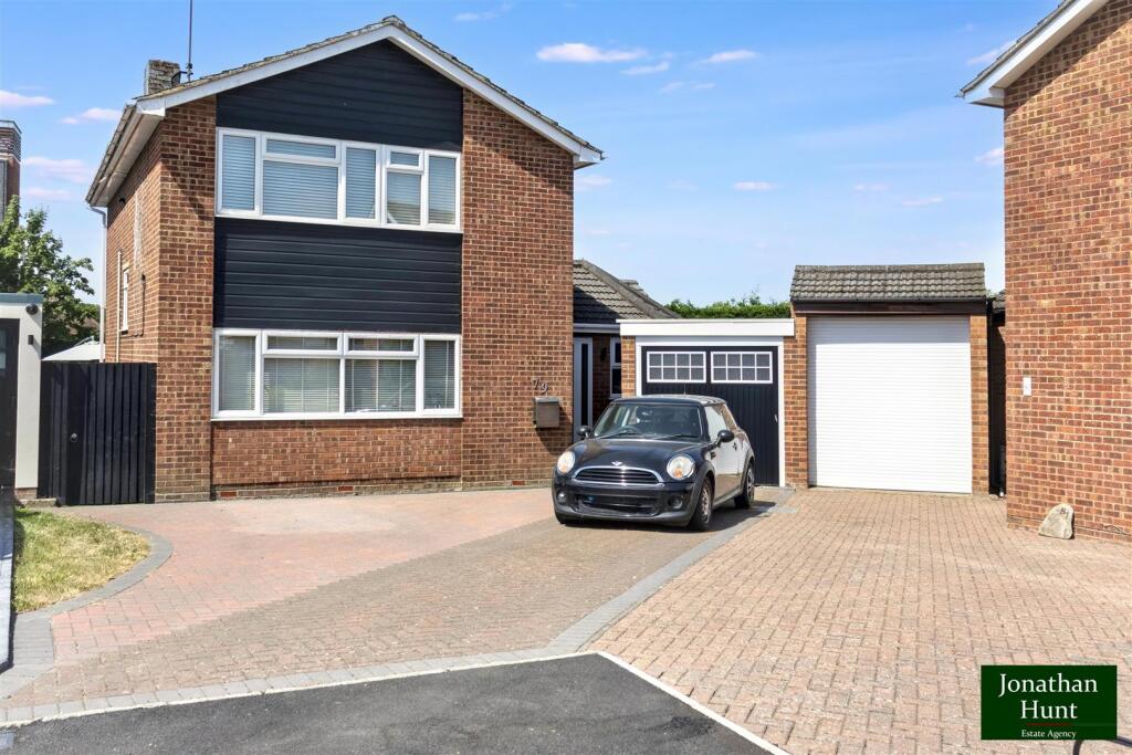 Main image of property: Snells Mead, Buntingford
