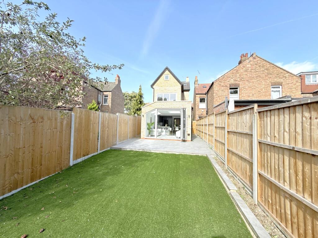 Main image of property: 12a Park Road, New Barnet