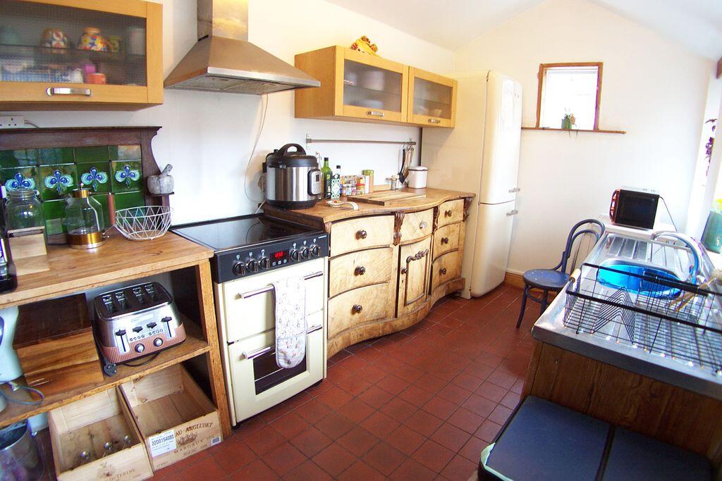 Broomfield Place, Leeds photo 4