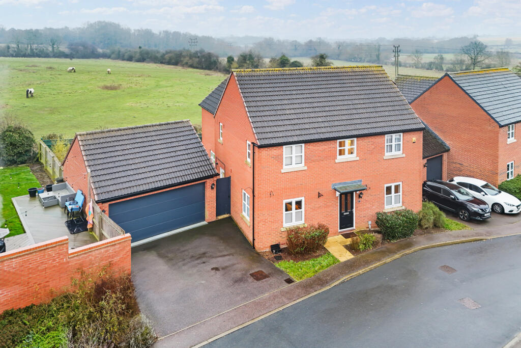 House in Burton Latimer