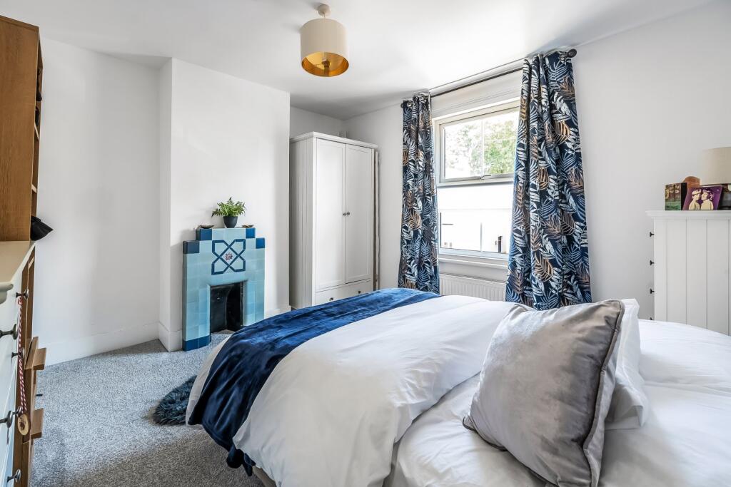 House in Guildford, Surrey - More