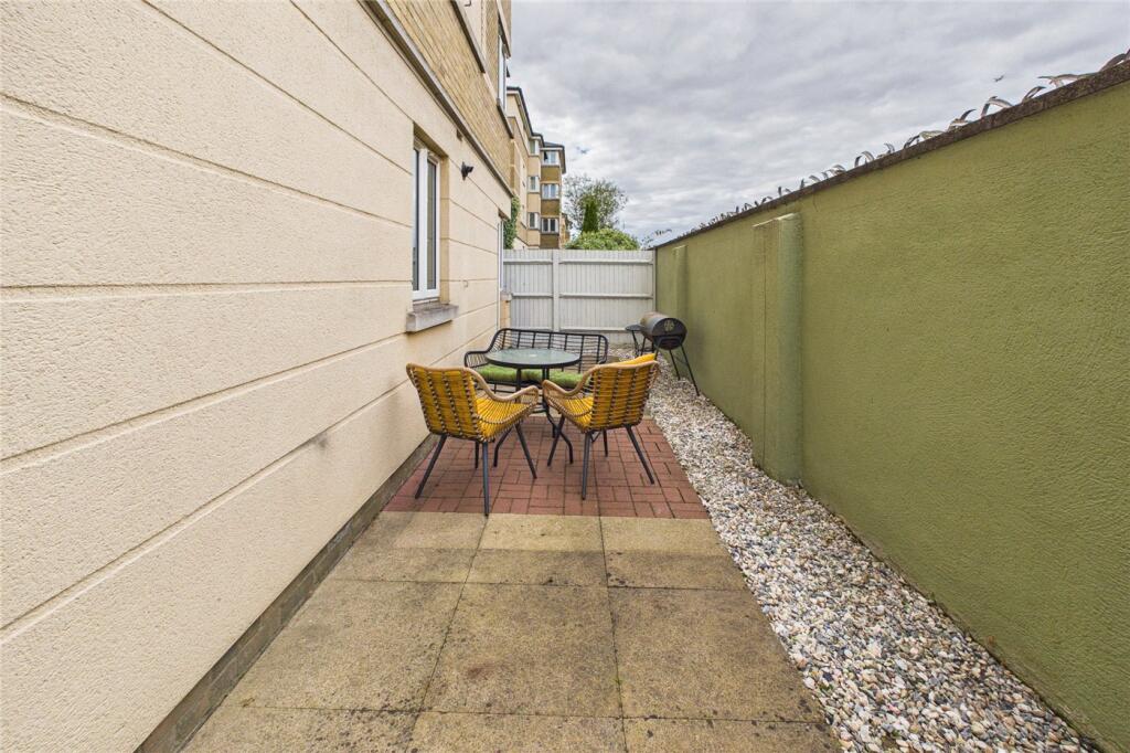 Apartment in London - More