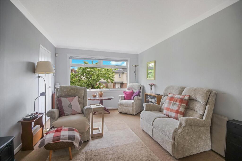 Tankerland Road, GLASGOW, Lanarkshire, G44 photo 4